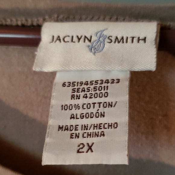 Gray top with shiny silver animal print - Picture 5 of 5